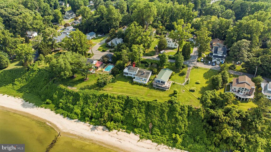 5424 BEACH DRIVE
