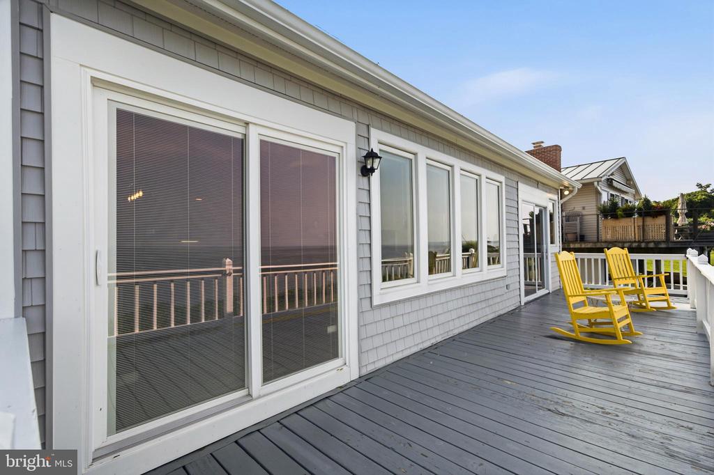 5424 BEACH DRIVE