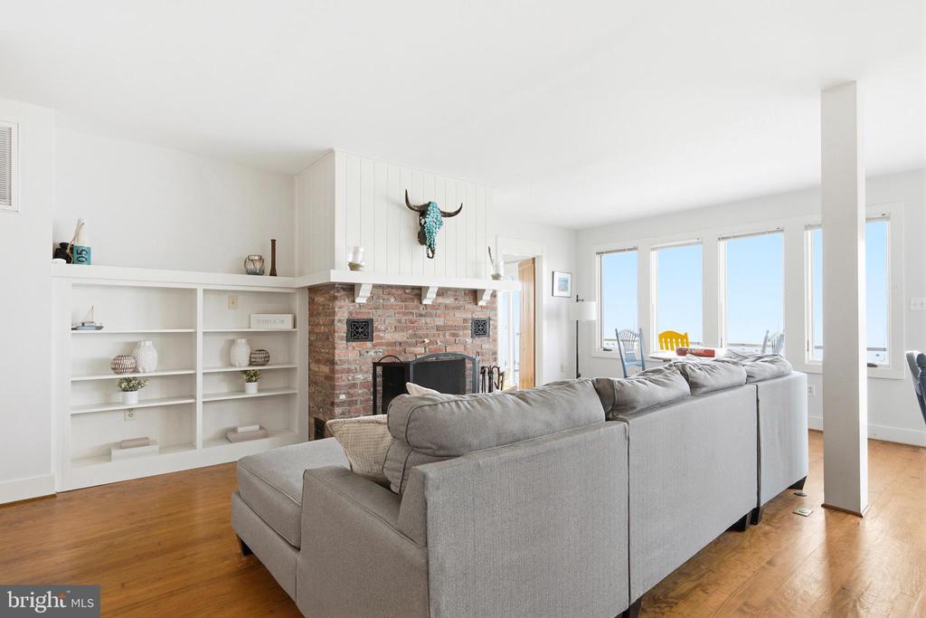 5424 BEACH DRIVE