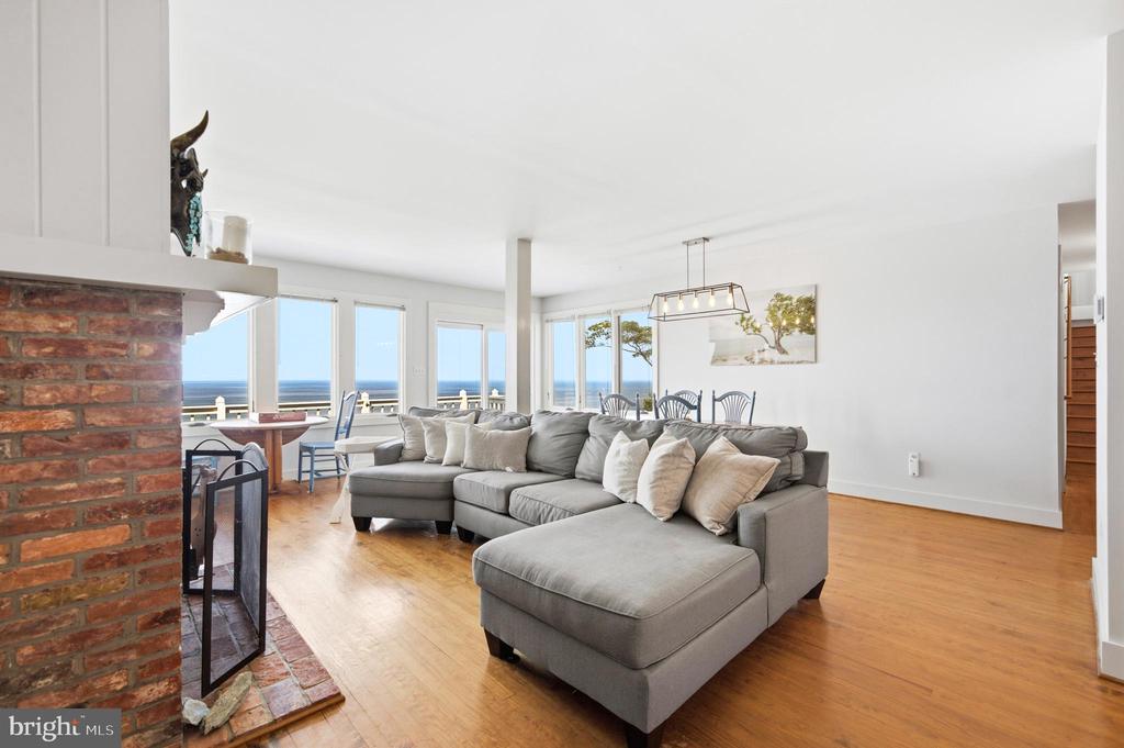 5424 BEACH DRIVE