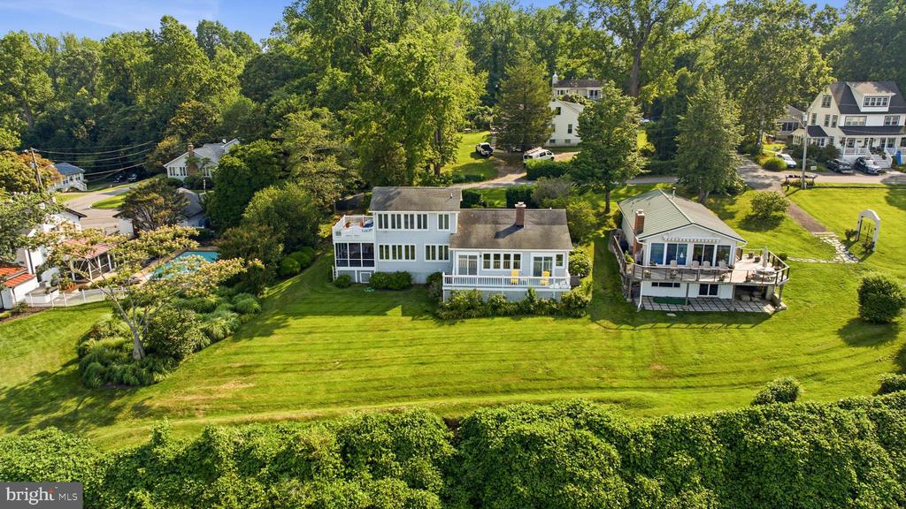 5424 BEACH DRIVE