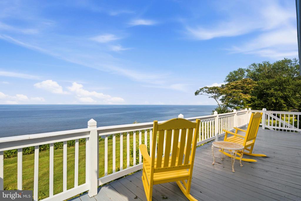 5424 BEACH DRIVE