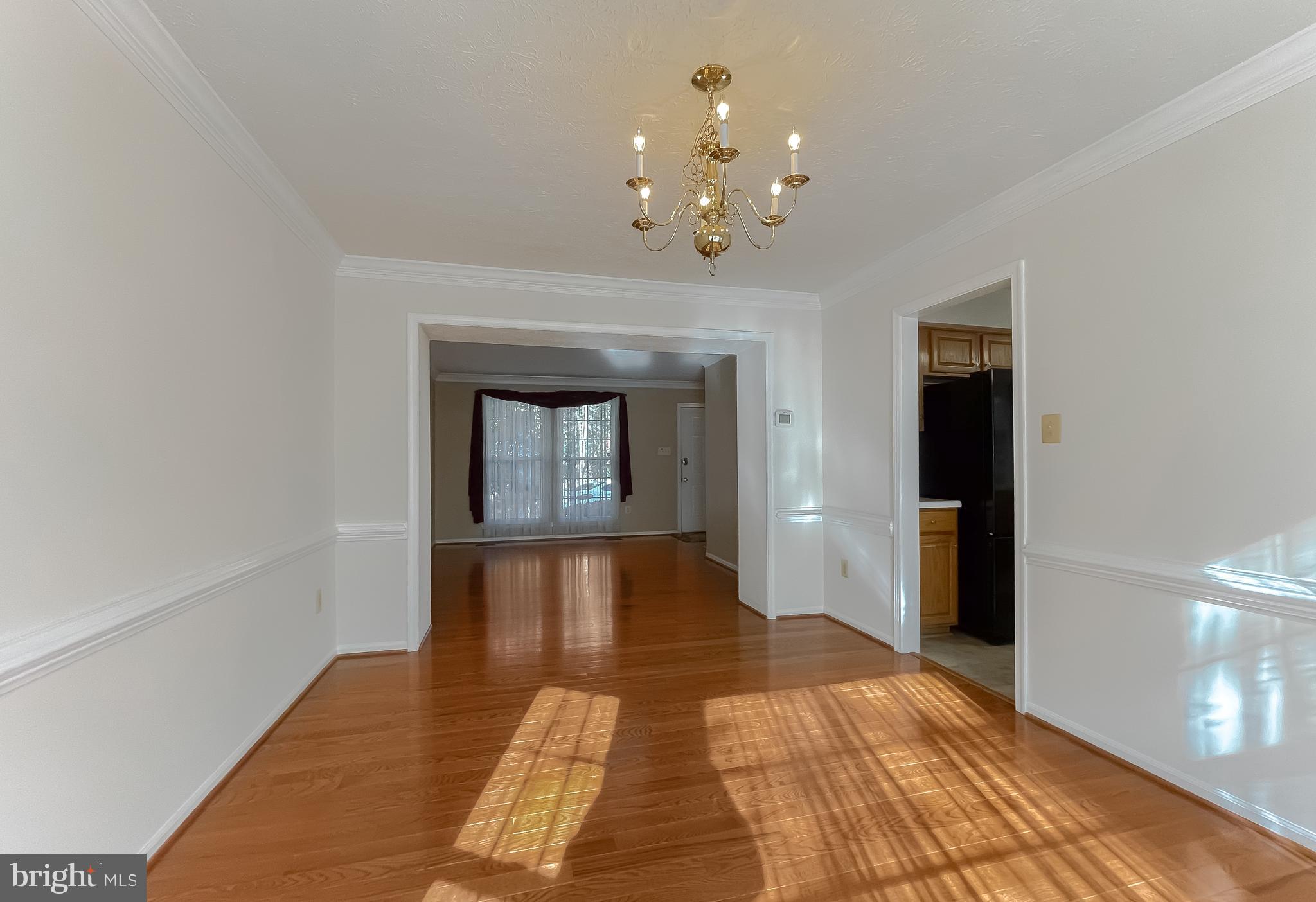 2464 KENBROOK COURT