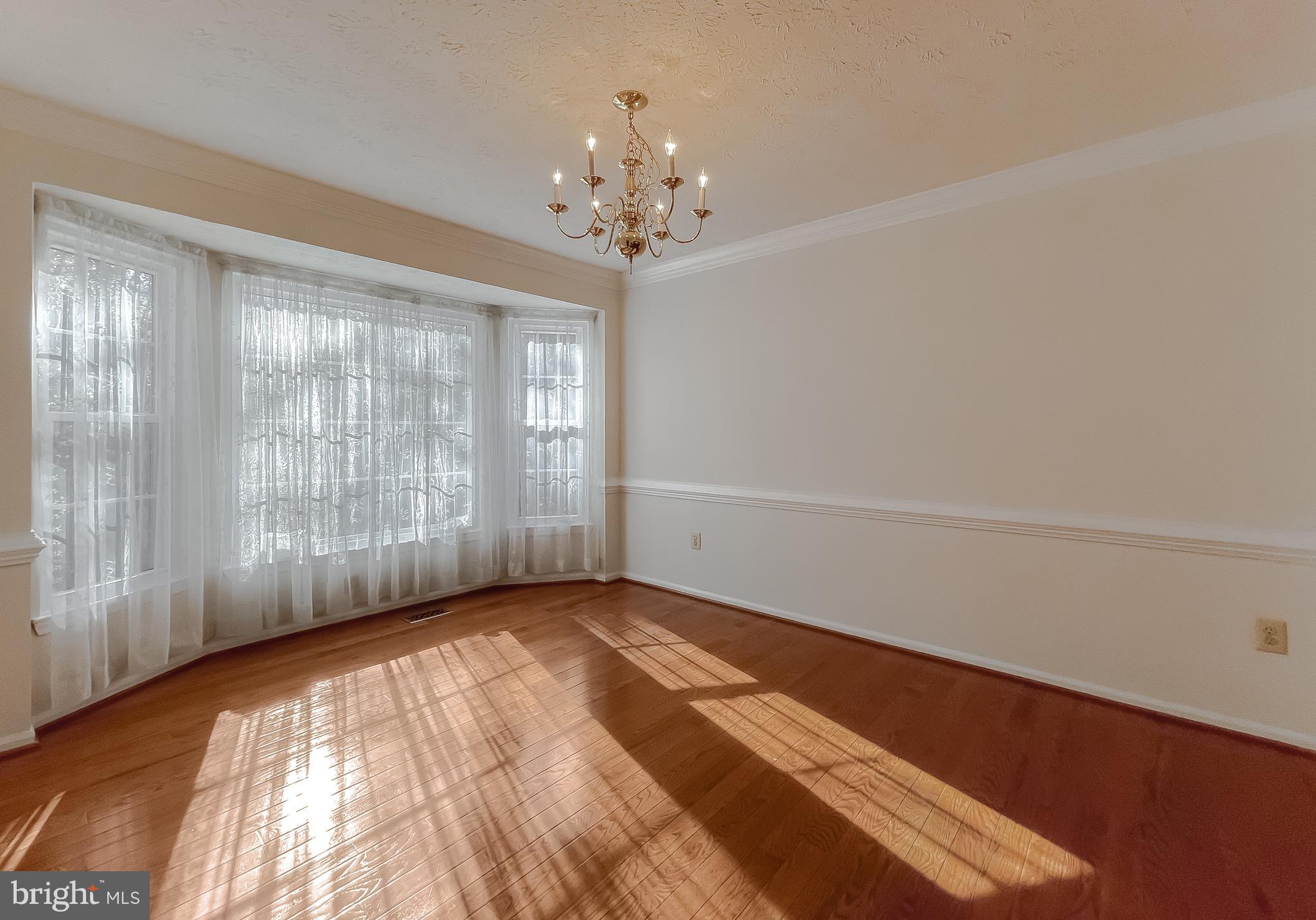 2464 KENBROOK COURT