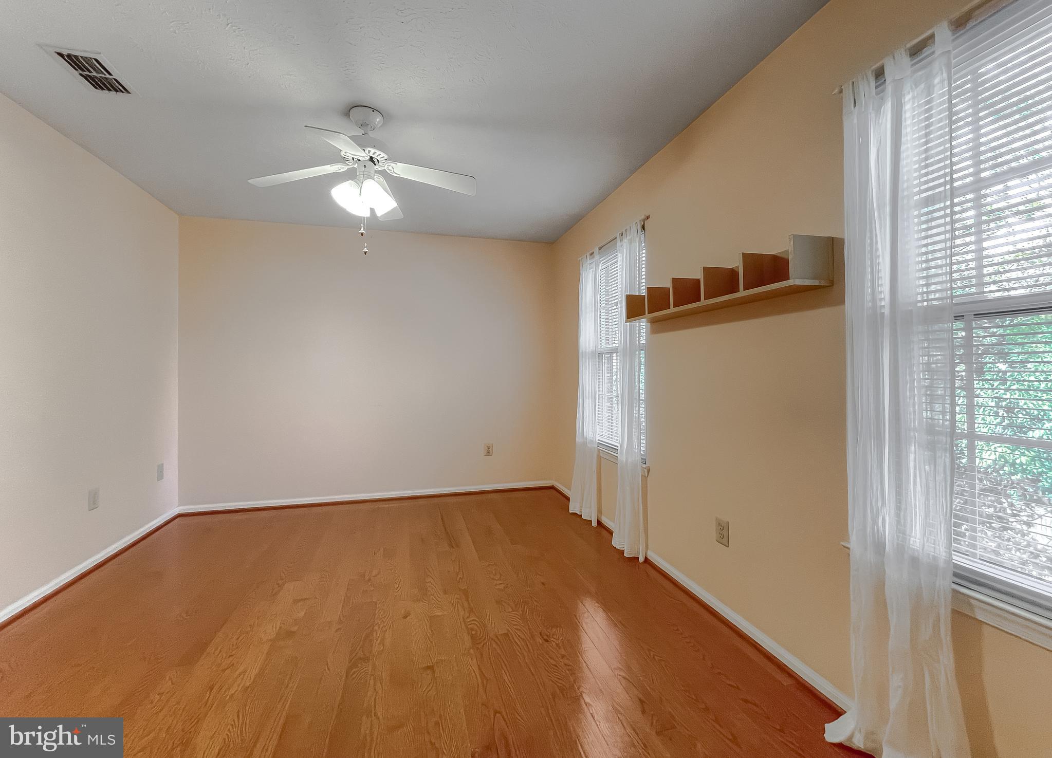2464 KENBROOK COURT