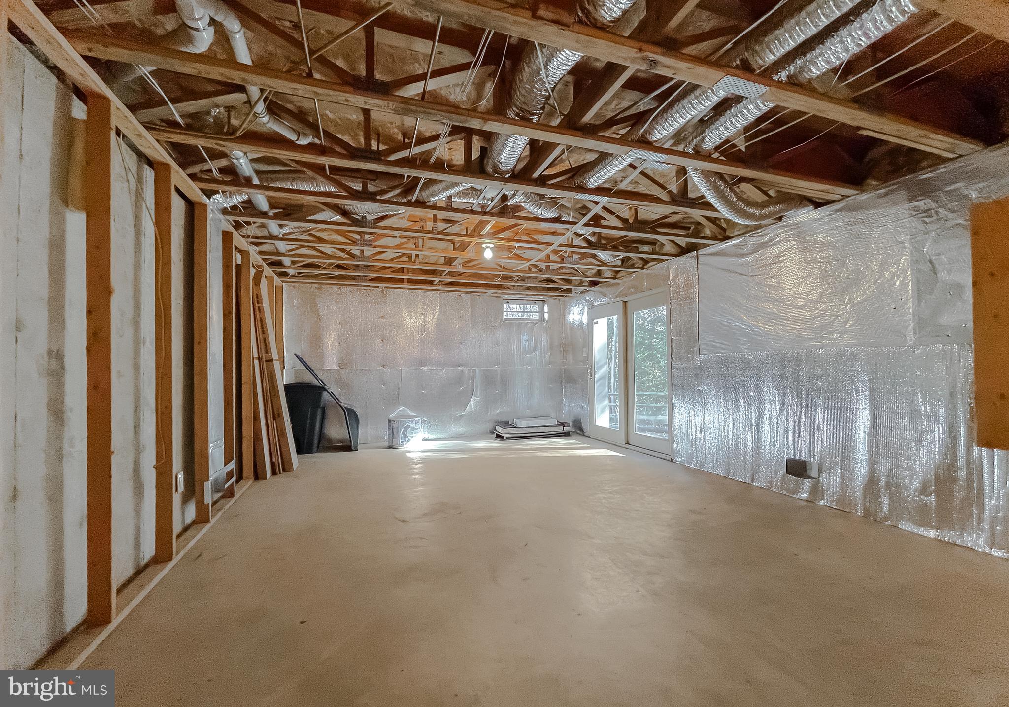 2464 KENBROOK COURT