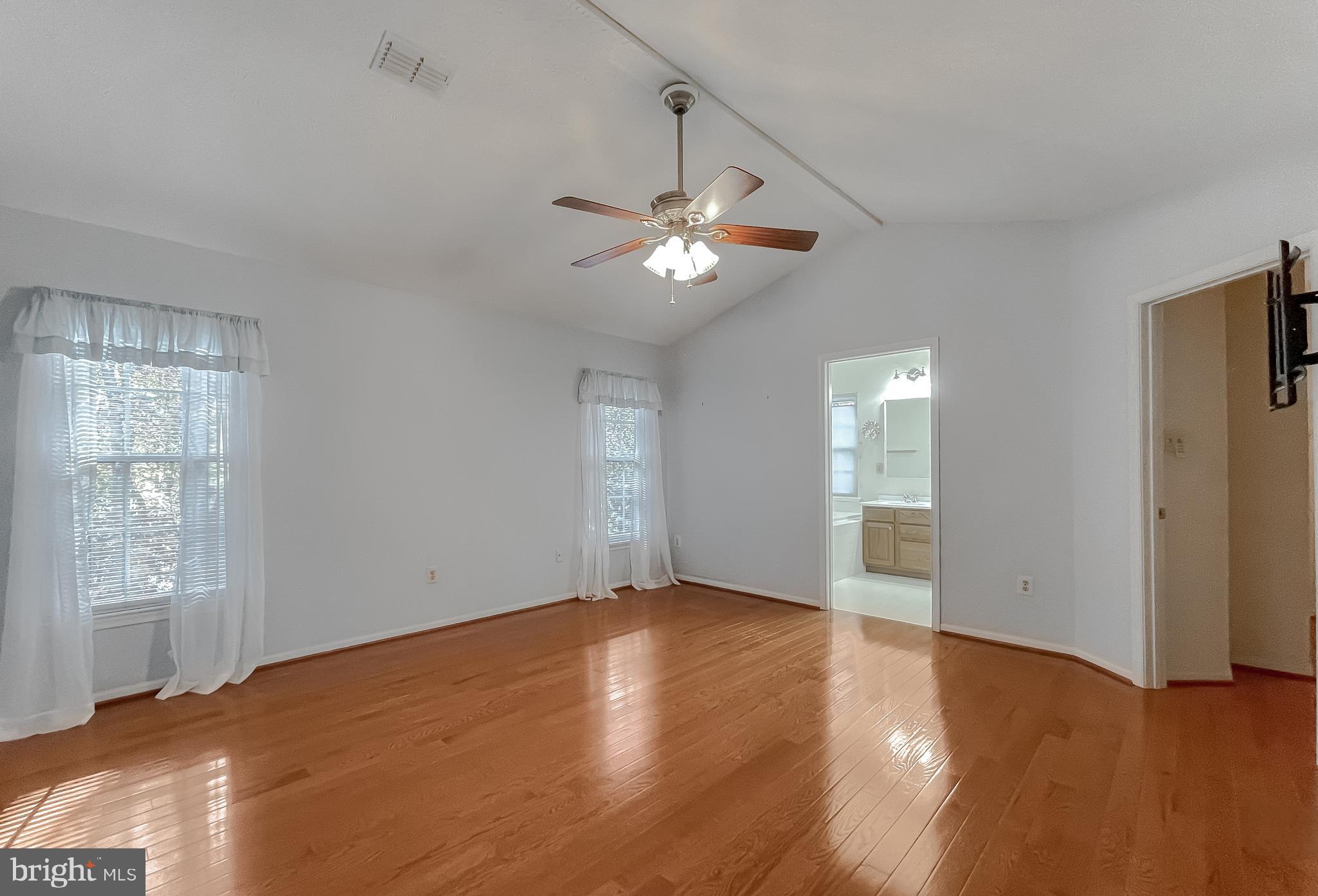 2464 KENBROOK COURT