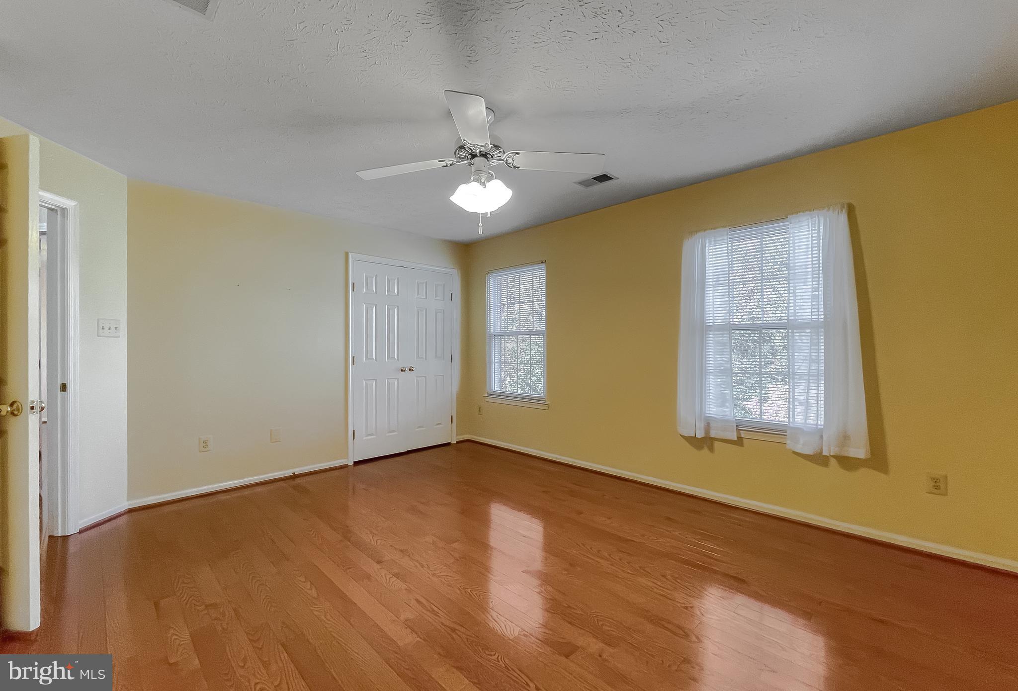 2464 KENBROOK COURT