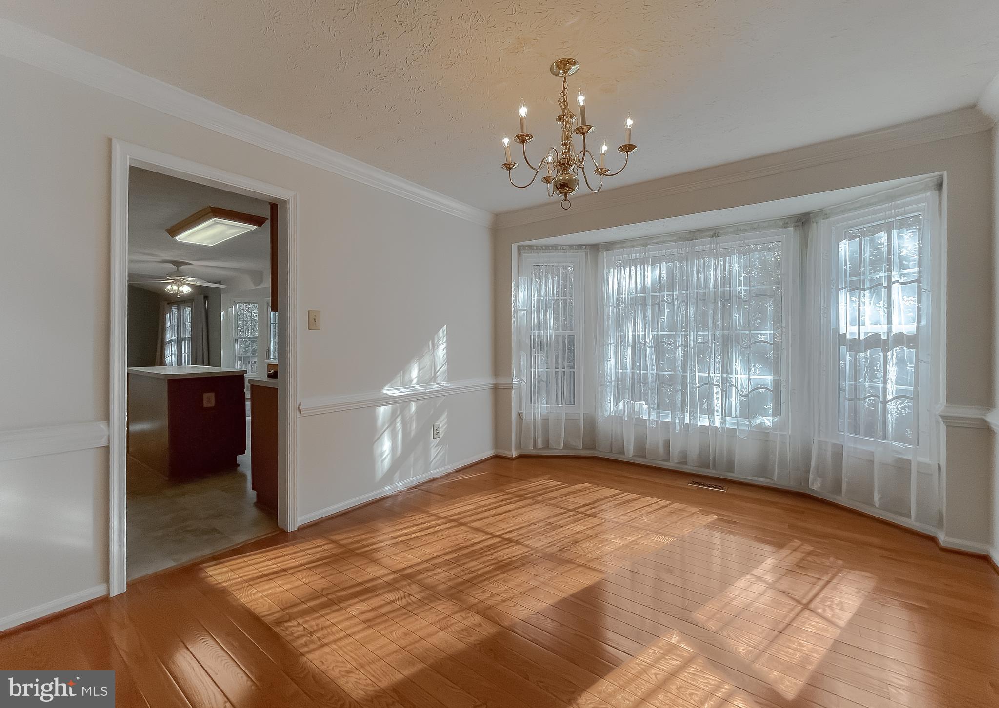2464 KENBROOK COURT
