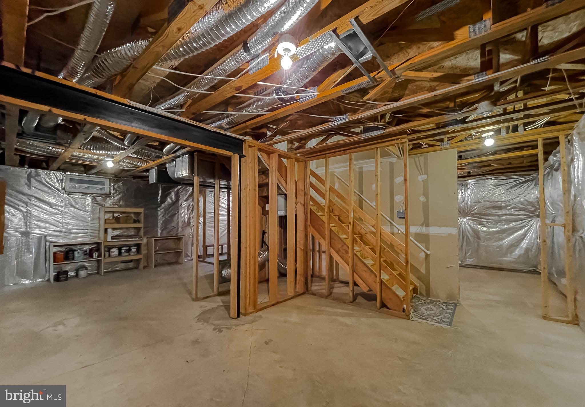2464 KENBROOK COURT
