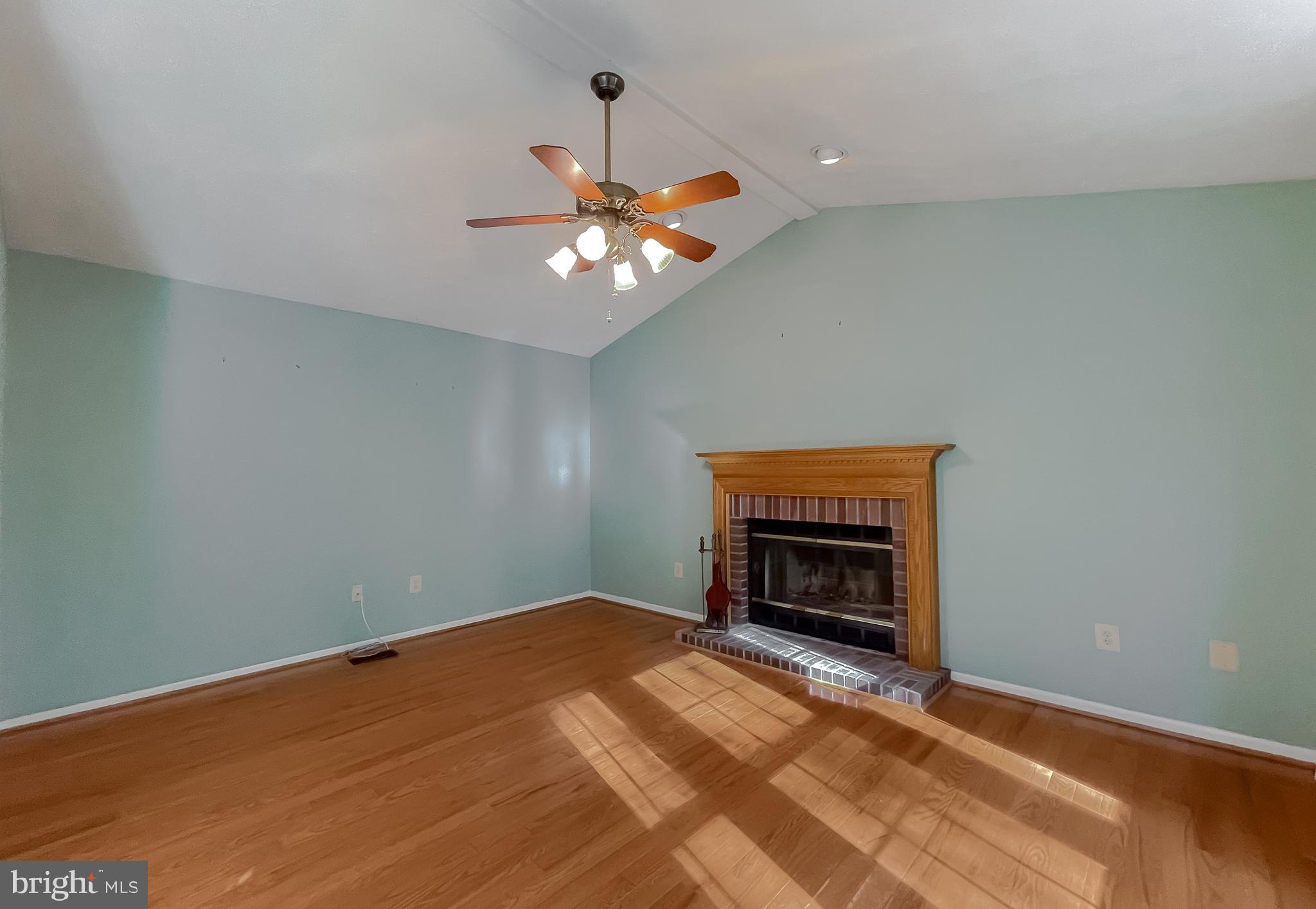 2464 KENBROOK COURT