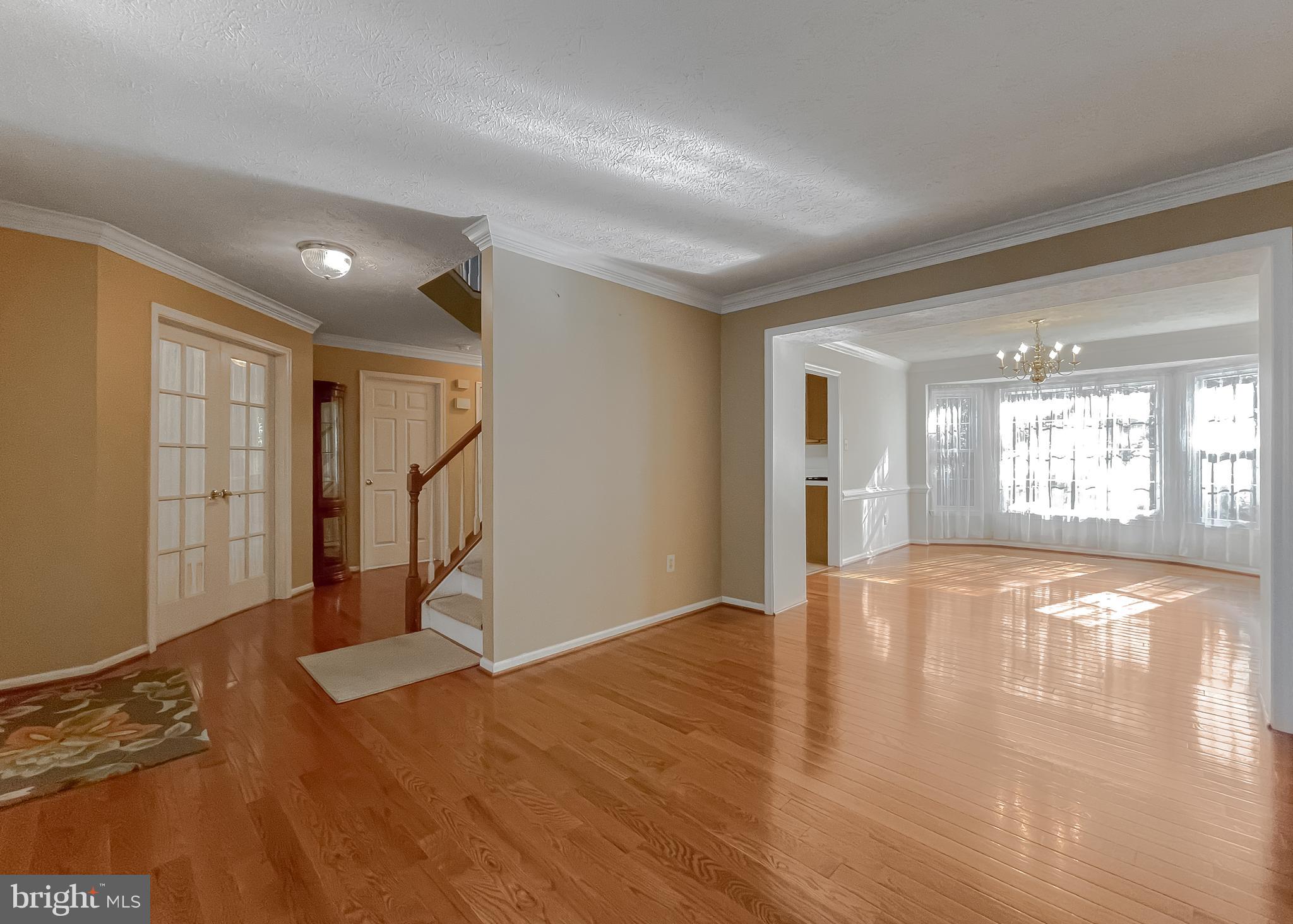 2464 KENBROOK COURT