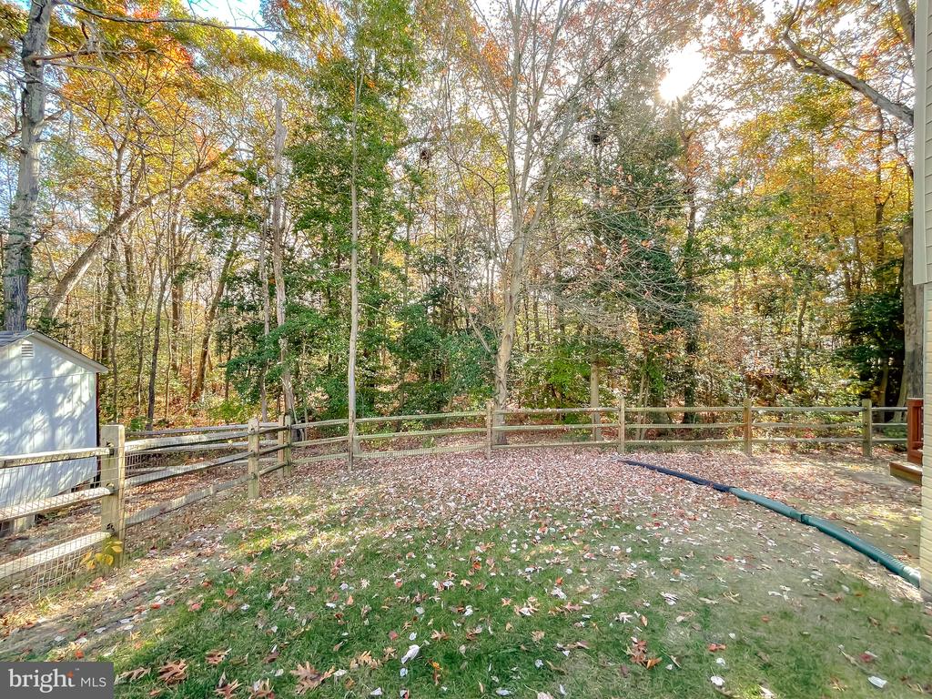 2464 KENBROOK COURT