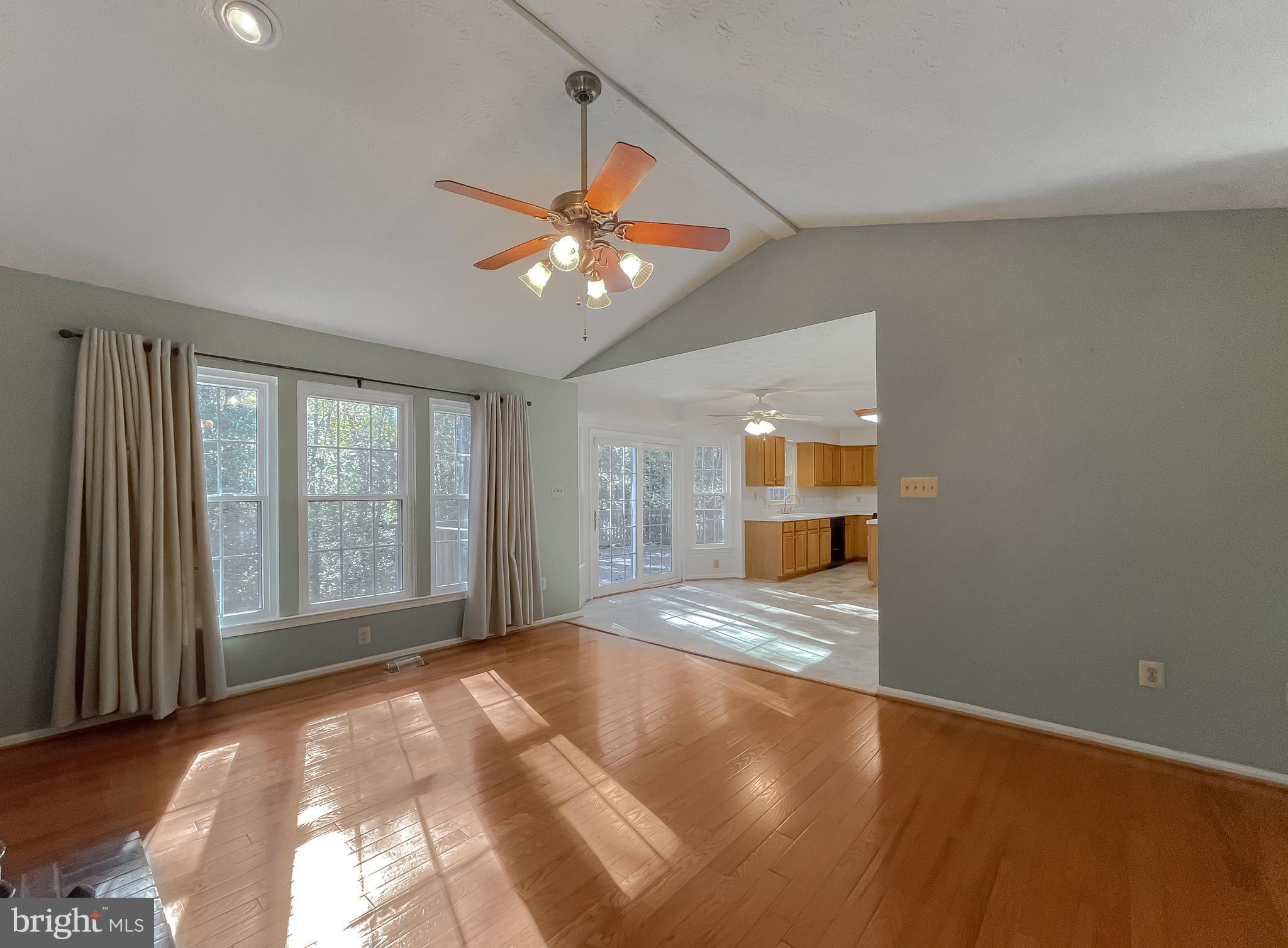 2464 KENBROOK COURT