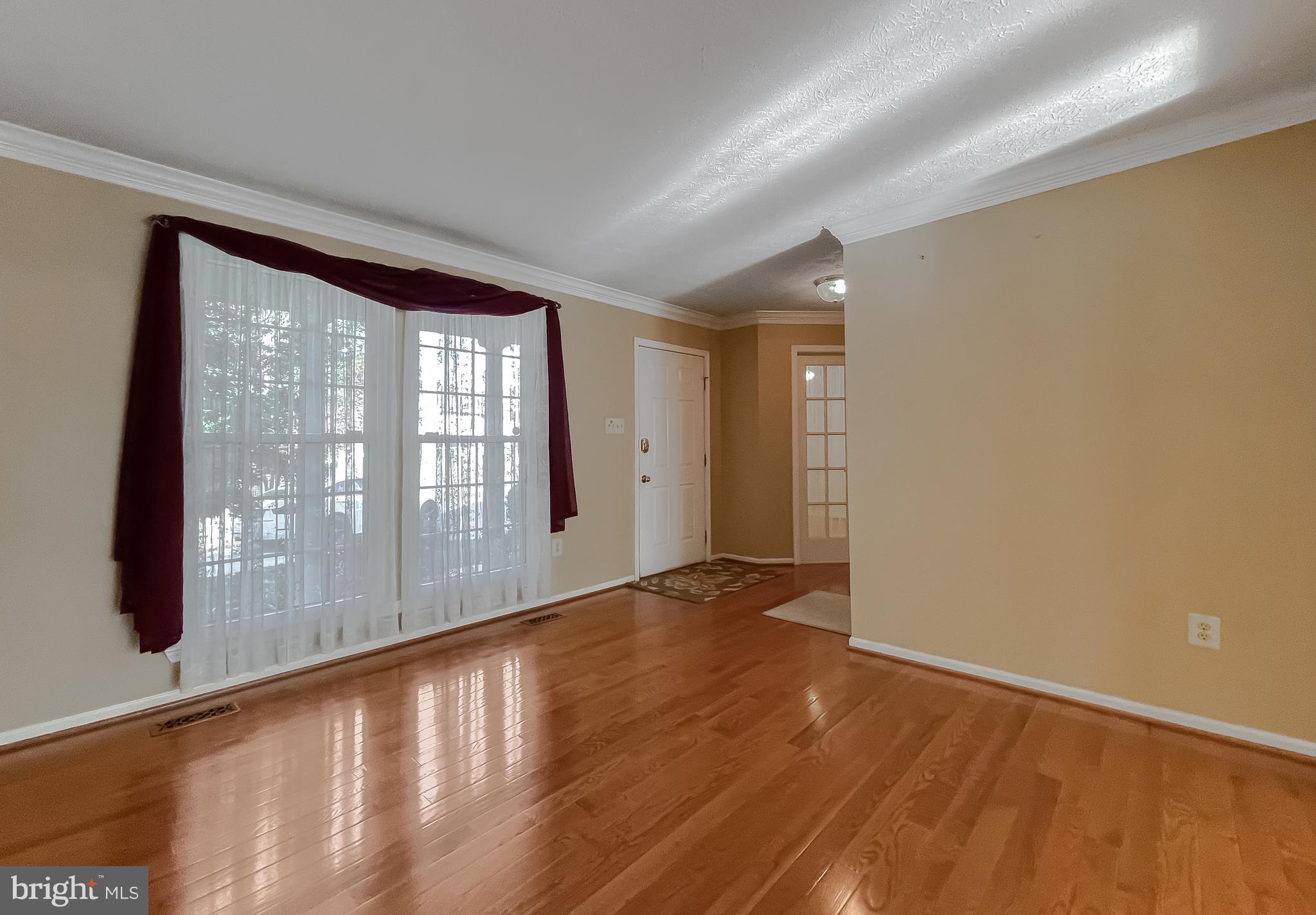 2464 KENBROOK COURT