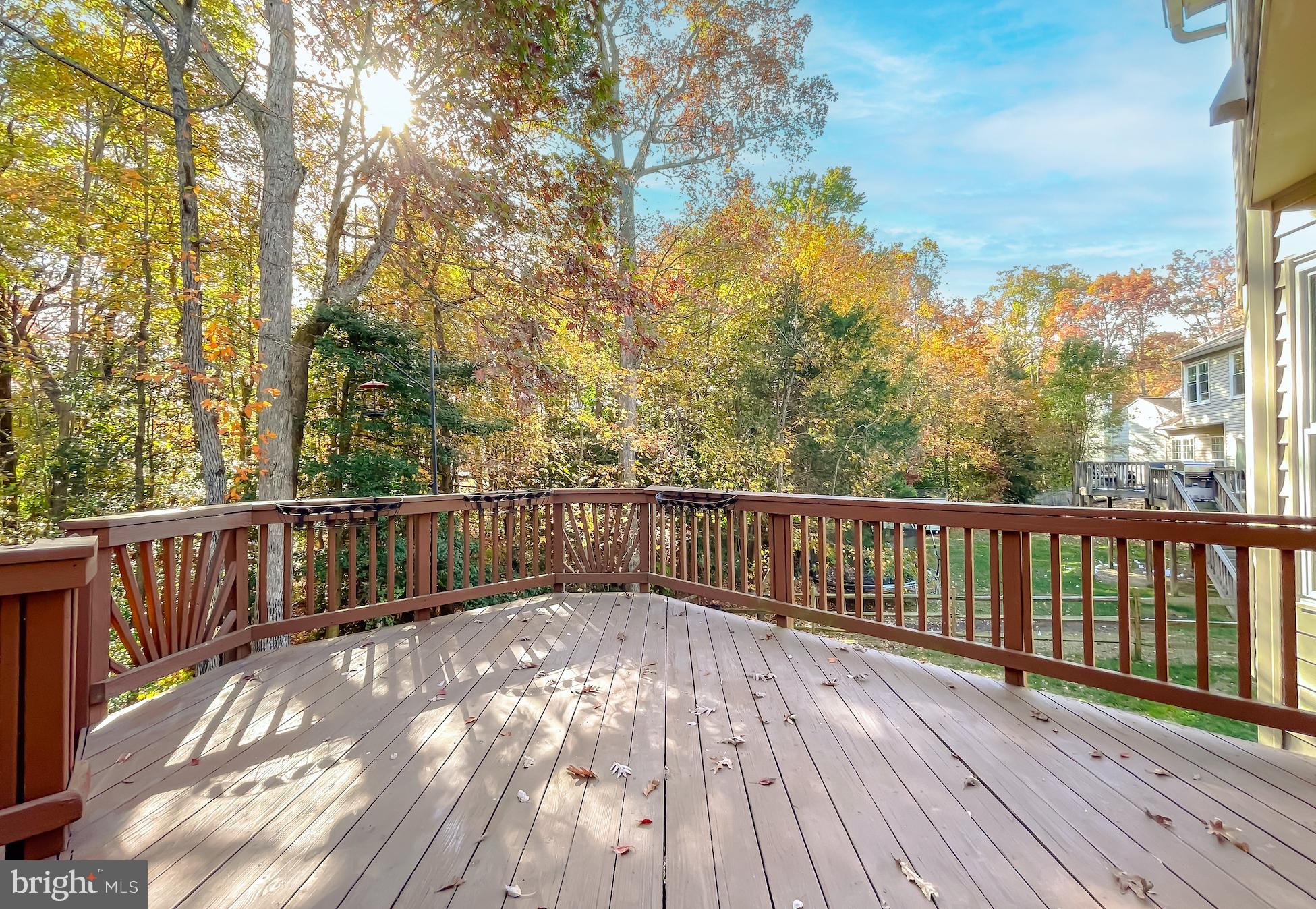 2464 KENBROOK COURT