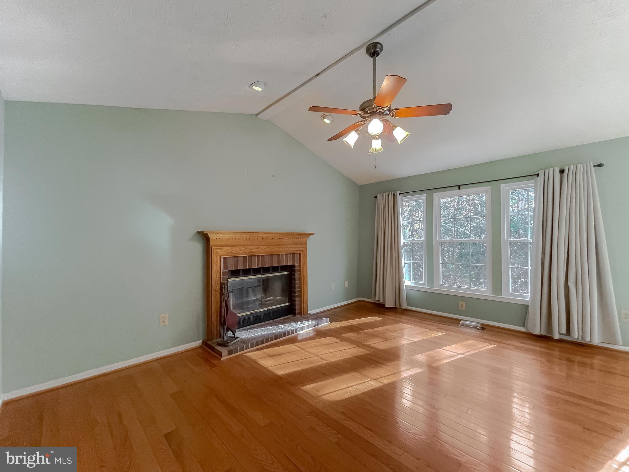 2464 KENBROOK COURT
