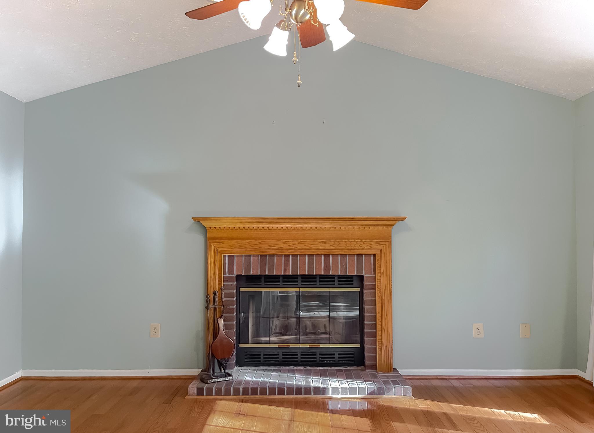 2464 KENBROOK COURT
