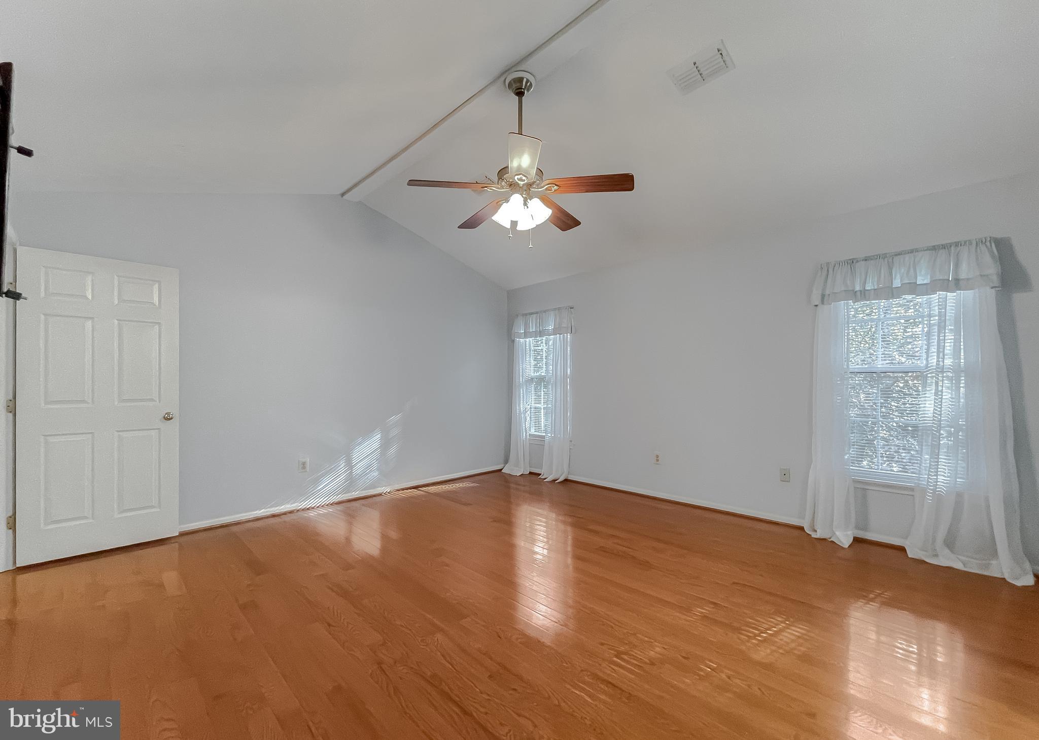 2464 KENBROOK COURT
