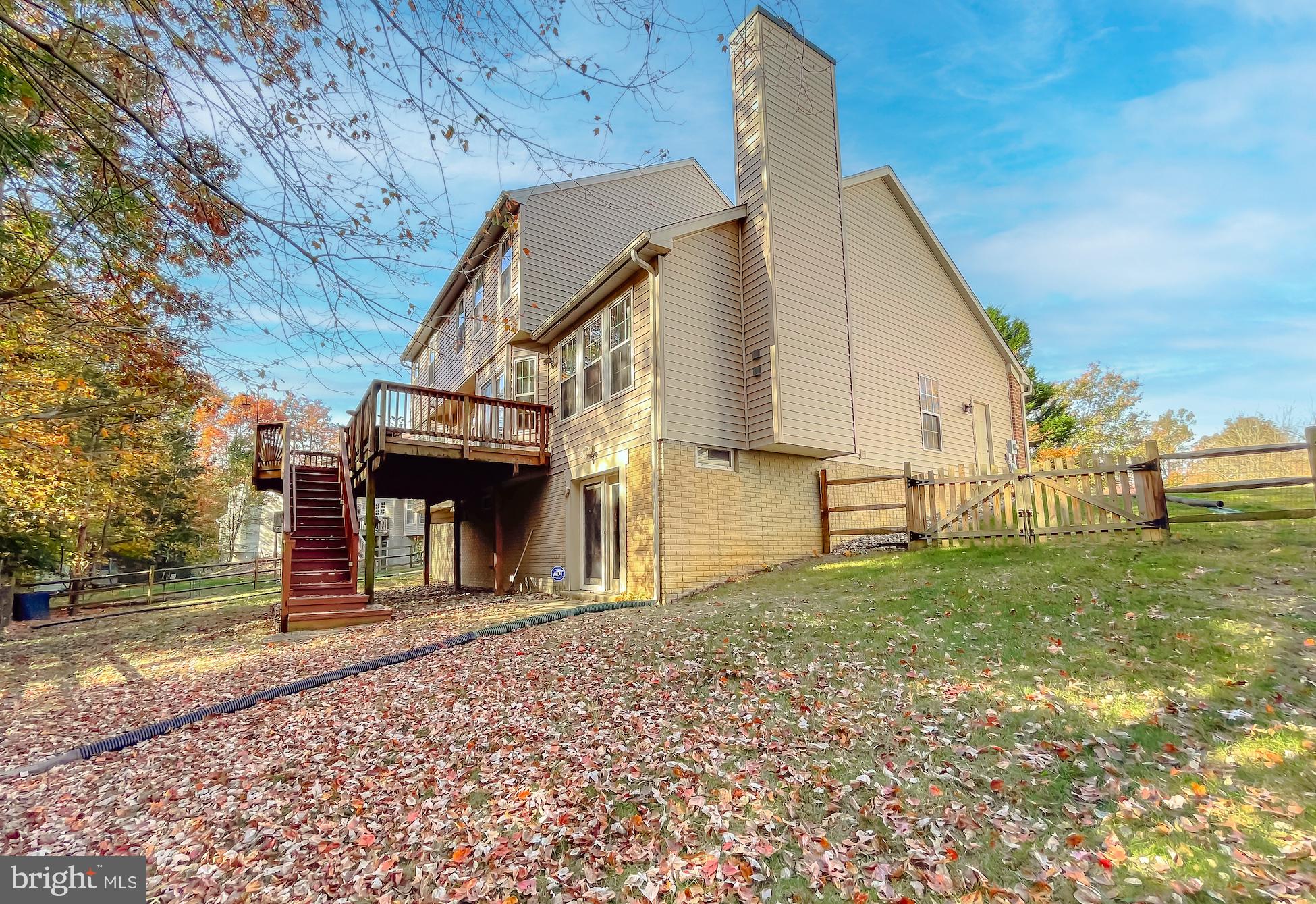2464 KENBROOK COURT