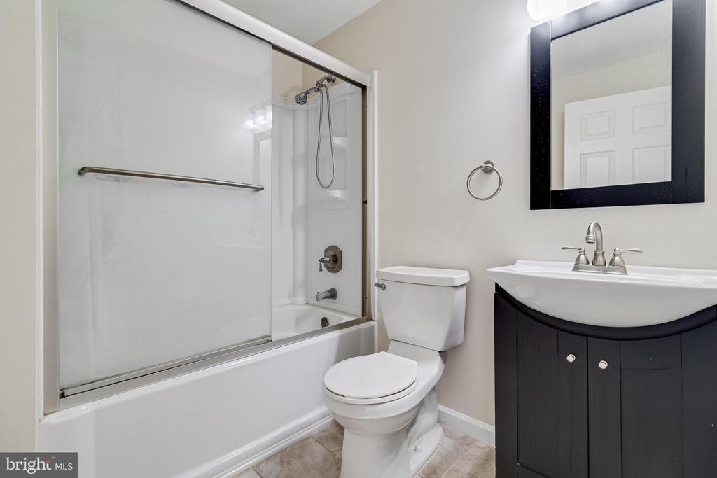 6710 RABBIT COURT