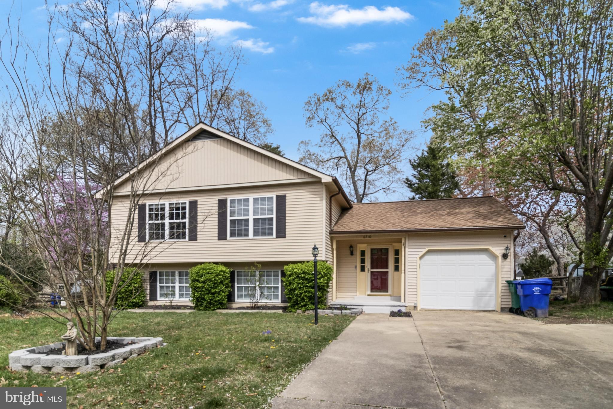 6710 RABBIT COURT