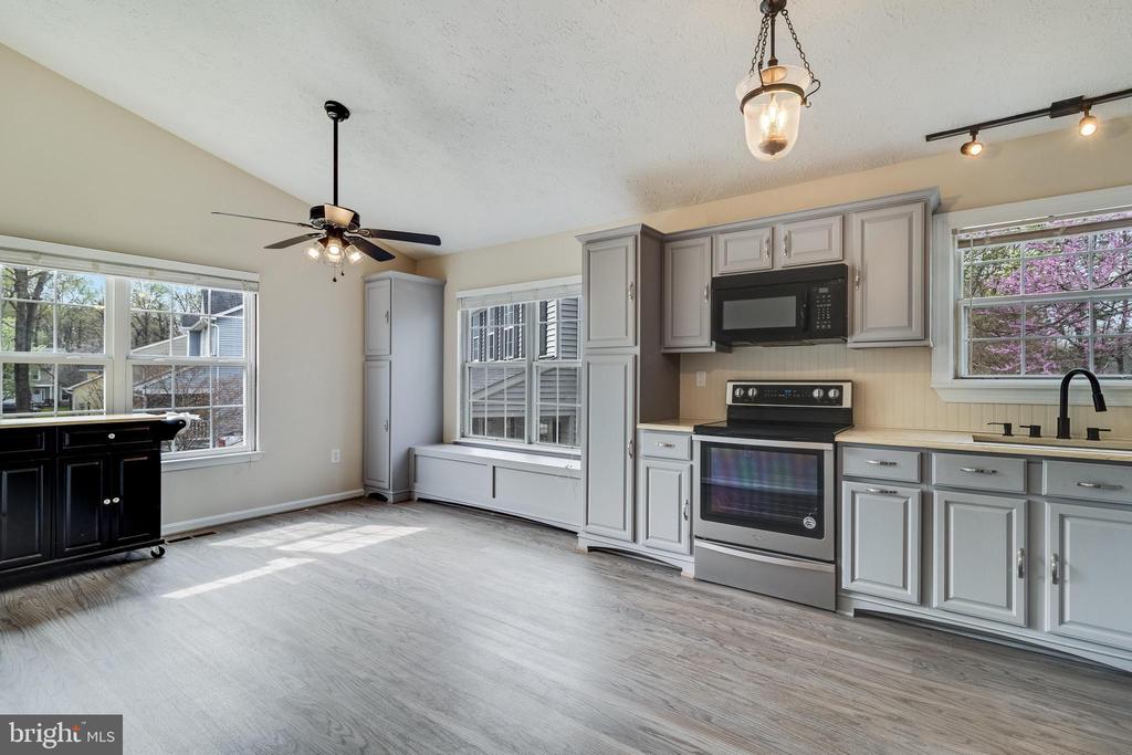 6710 RABBIT COURT