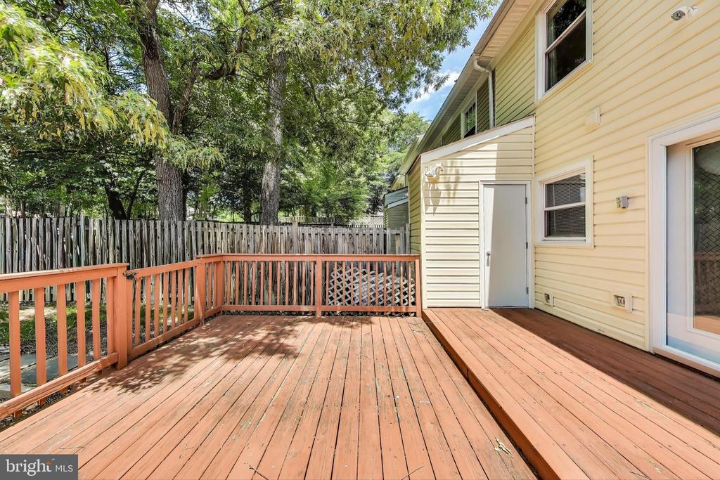 3975 WINTERGREEN PLACE
