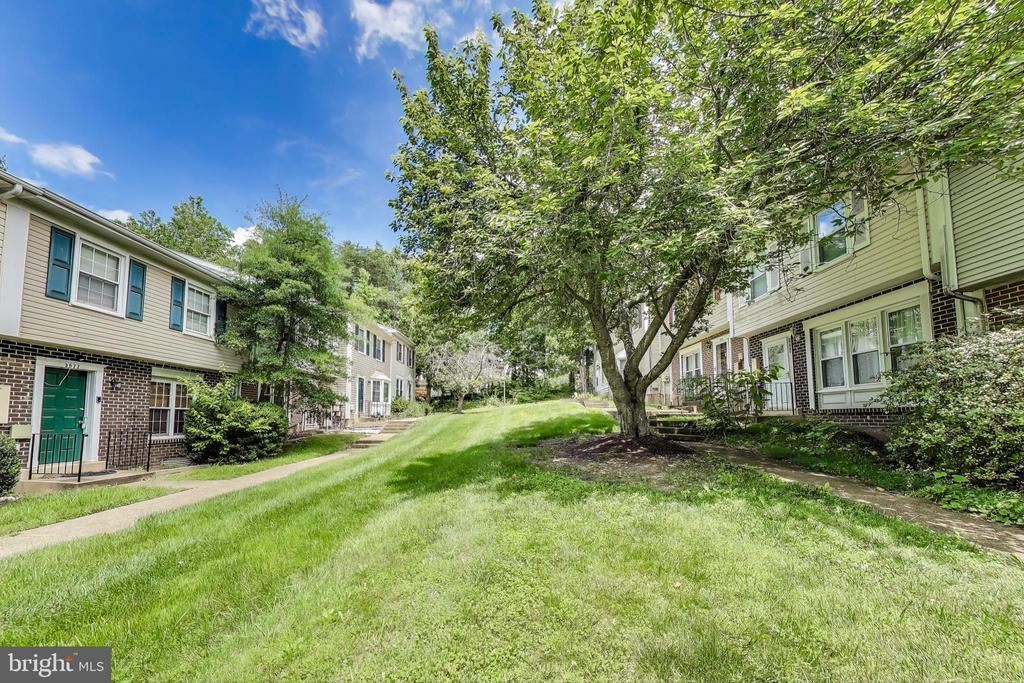 3975 WINTERGREEN PLACE