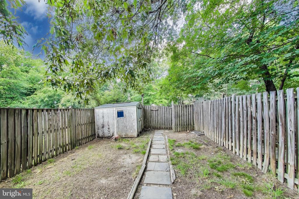 3975 WINTERGREEN PLACE