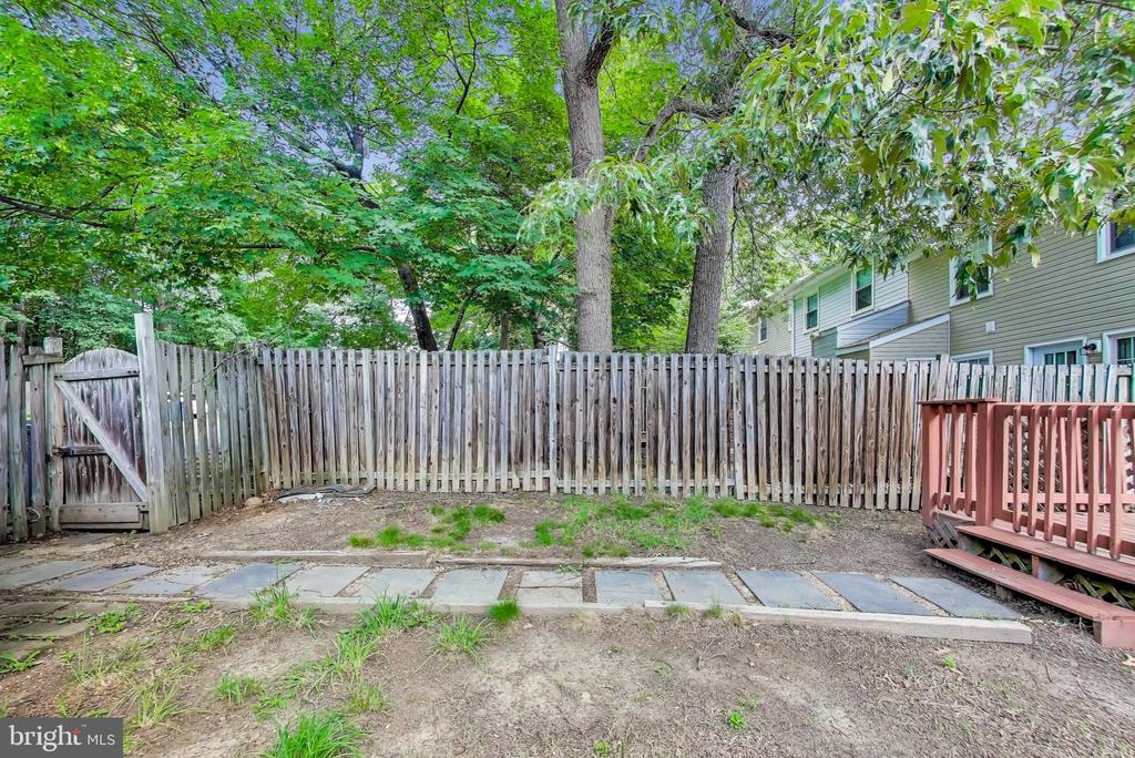 3975 WINTERGREEN PLACE