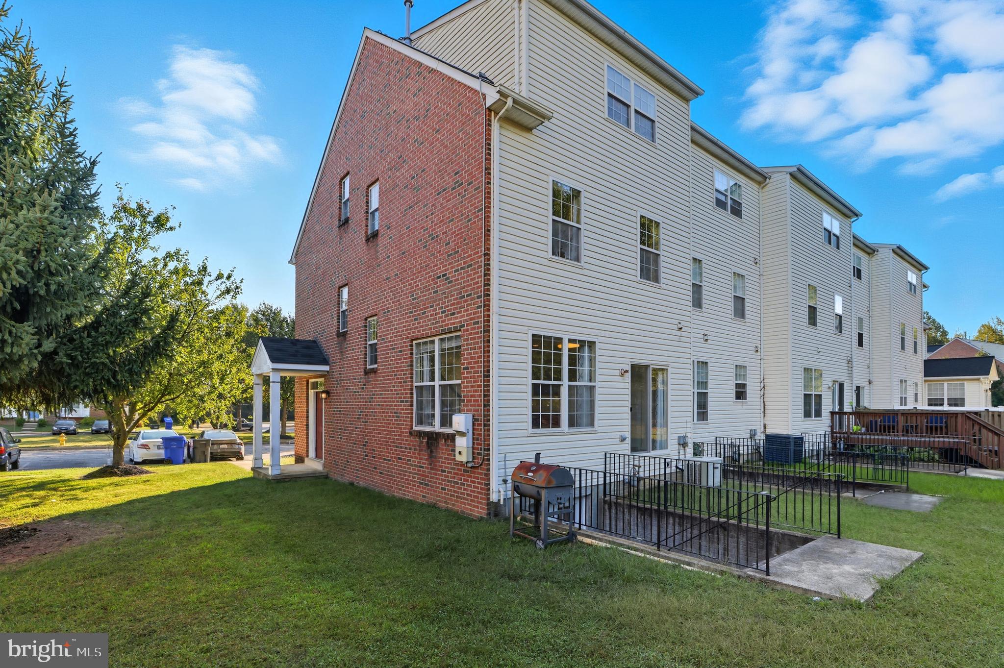 9621 LEXINGTON PLACE