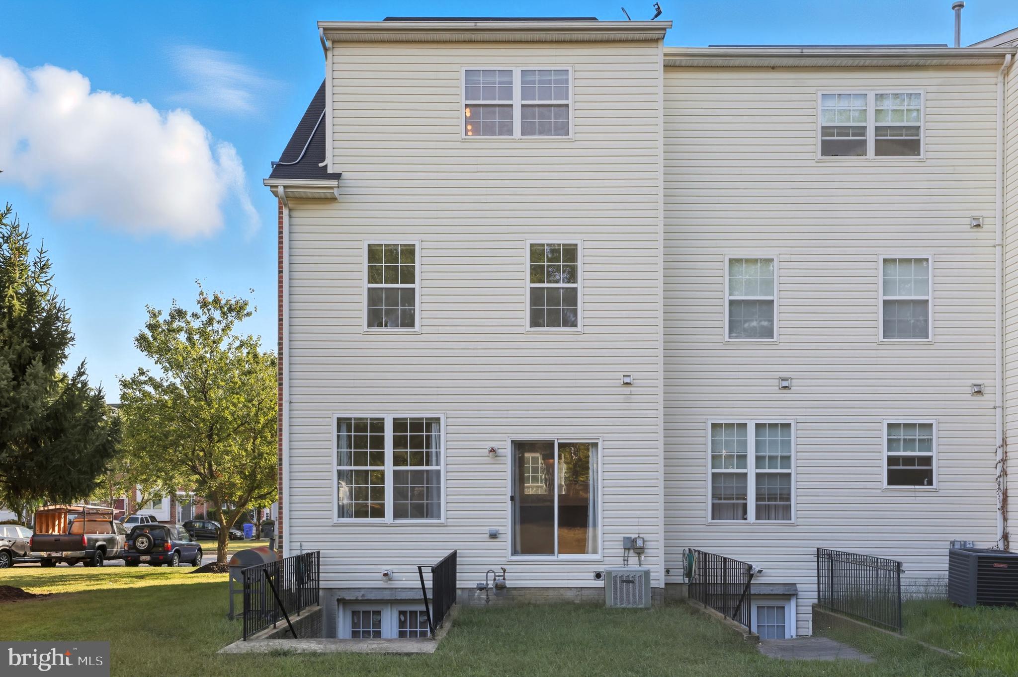 9621 LEXINGTON PLACE