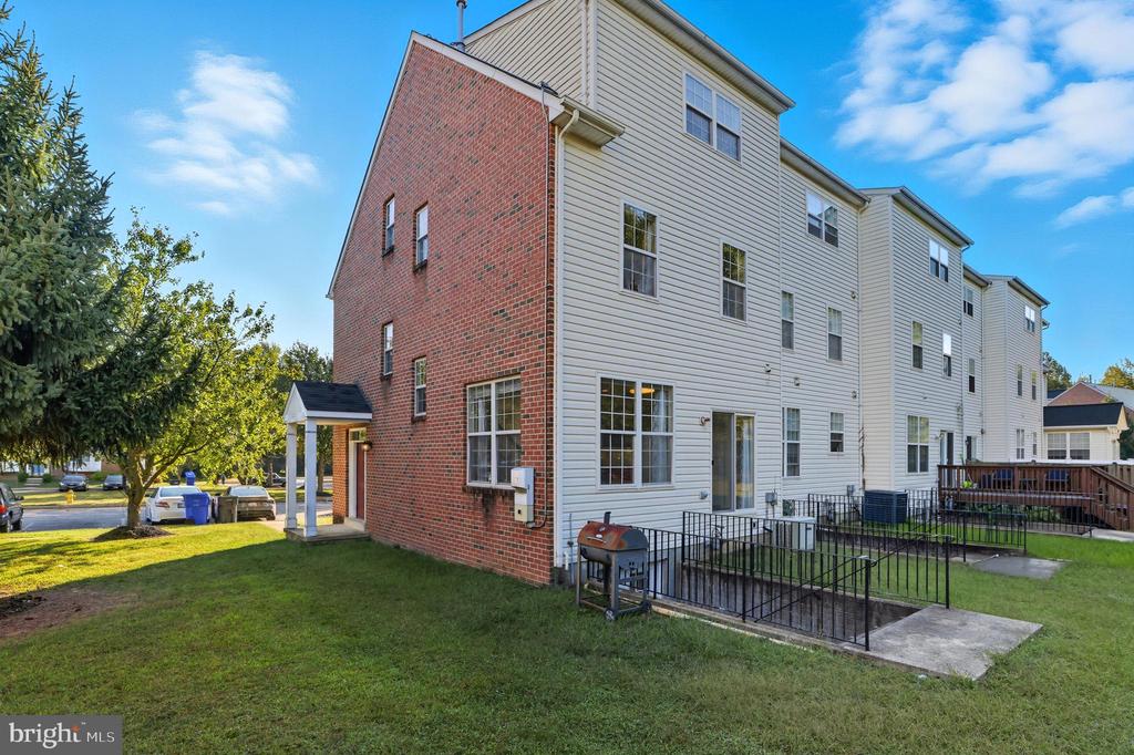 9621 LEXINGTON PLACE