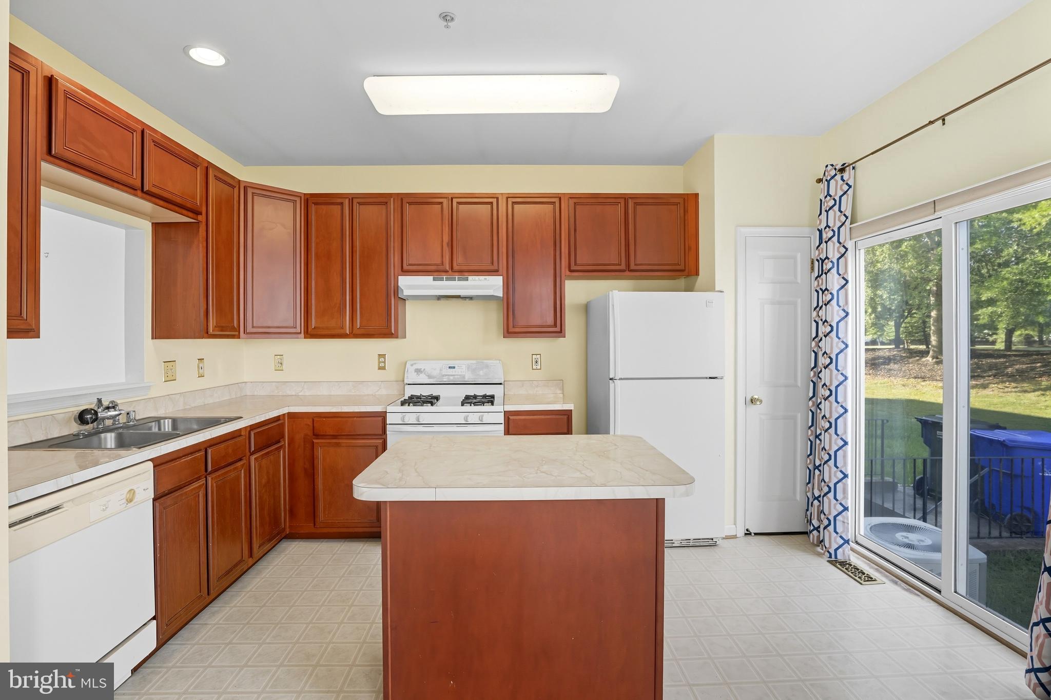 9621 LEXINGTON PLACE