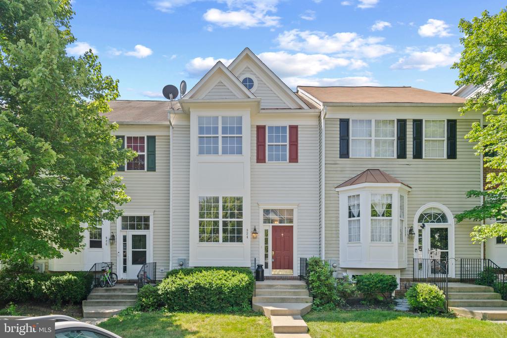 924 MOSBY DRIVE
