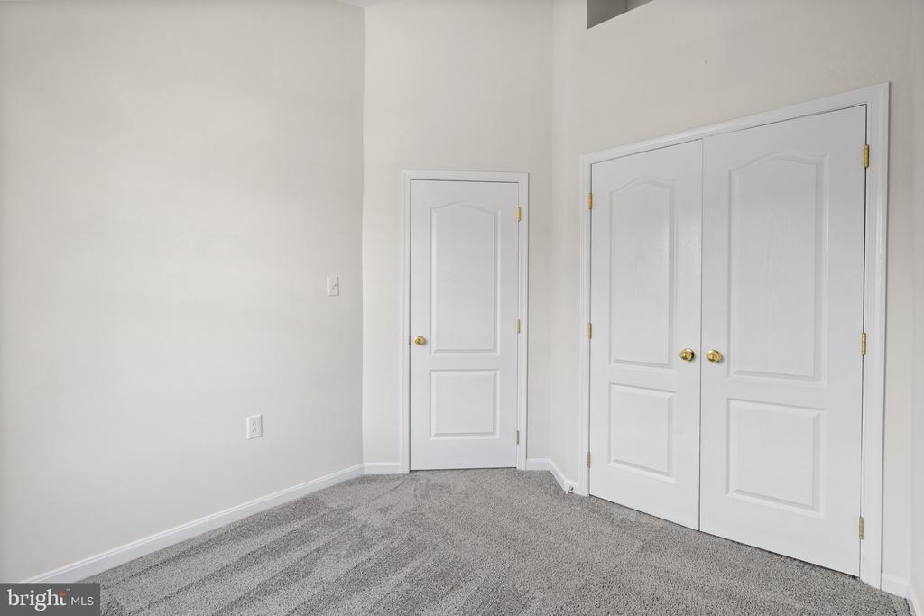 924 MOSBY DRIVE