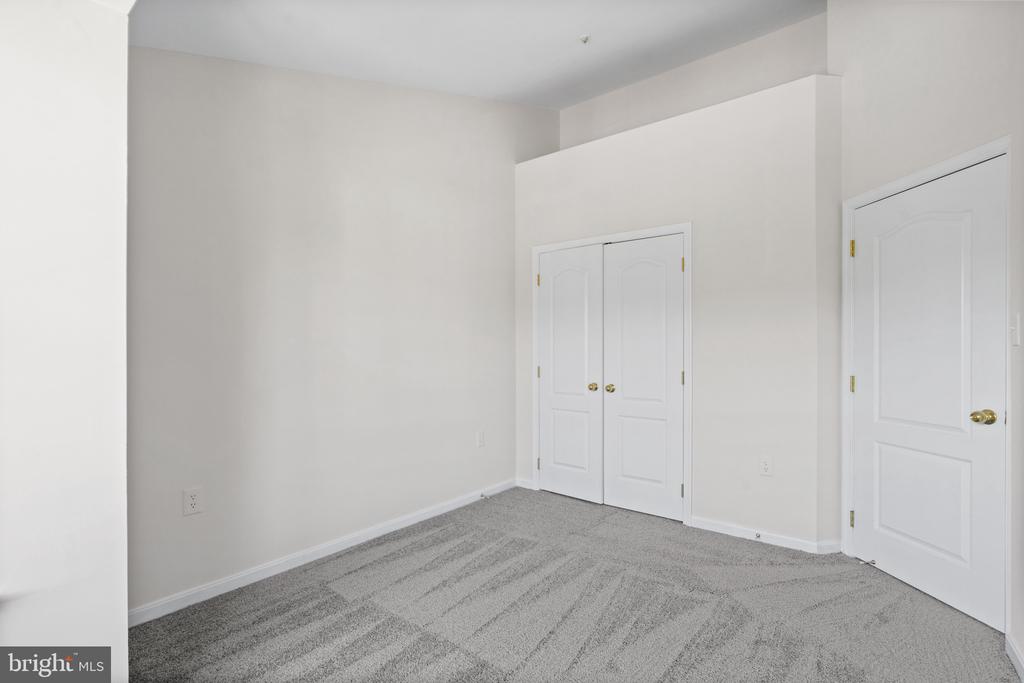924 MOSBY DRIVE