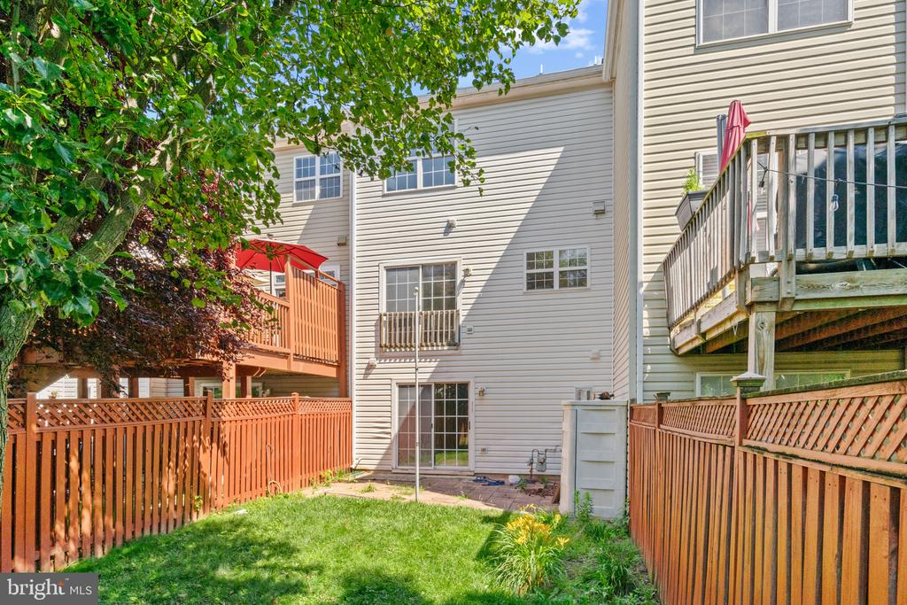924 MOSBY DRIVE