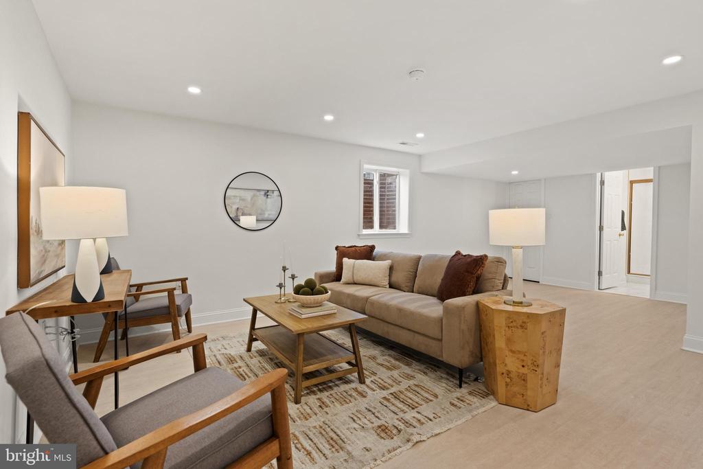 505 CARROLLTON DRIVE Unit: 17