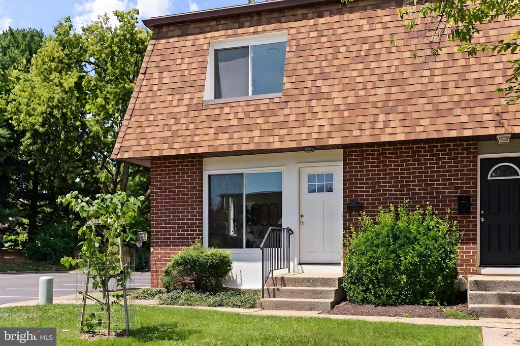 505 CARROLLTON DRIVE Unit: 17