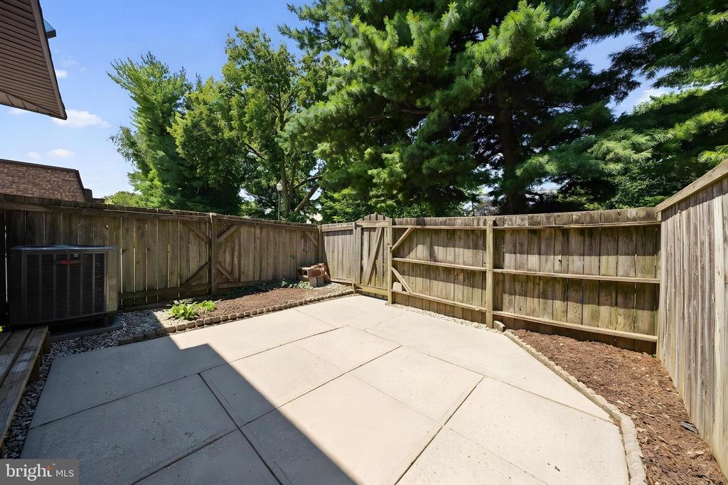 505 CARROLLTON DRIVE Unit: 17
