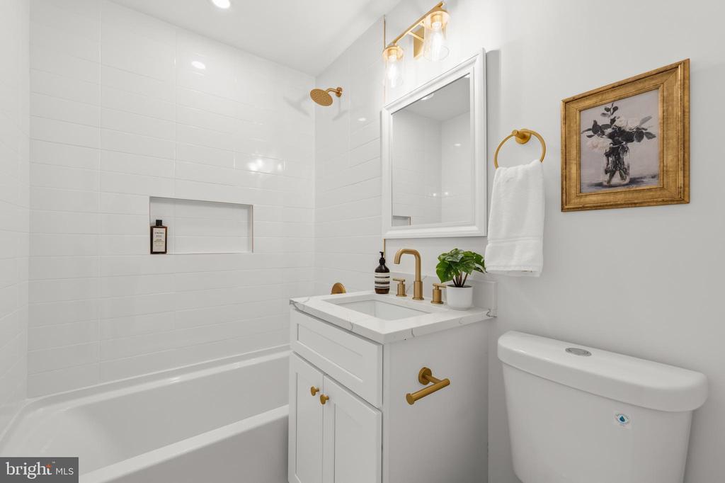 505 CARROLLTON DRIVE Unit: 17