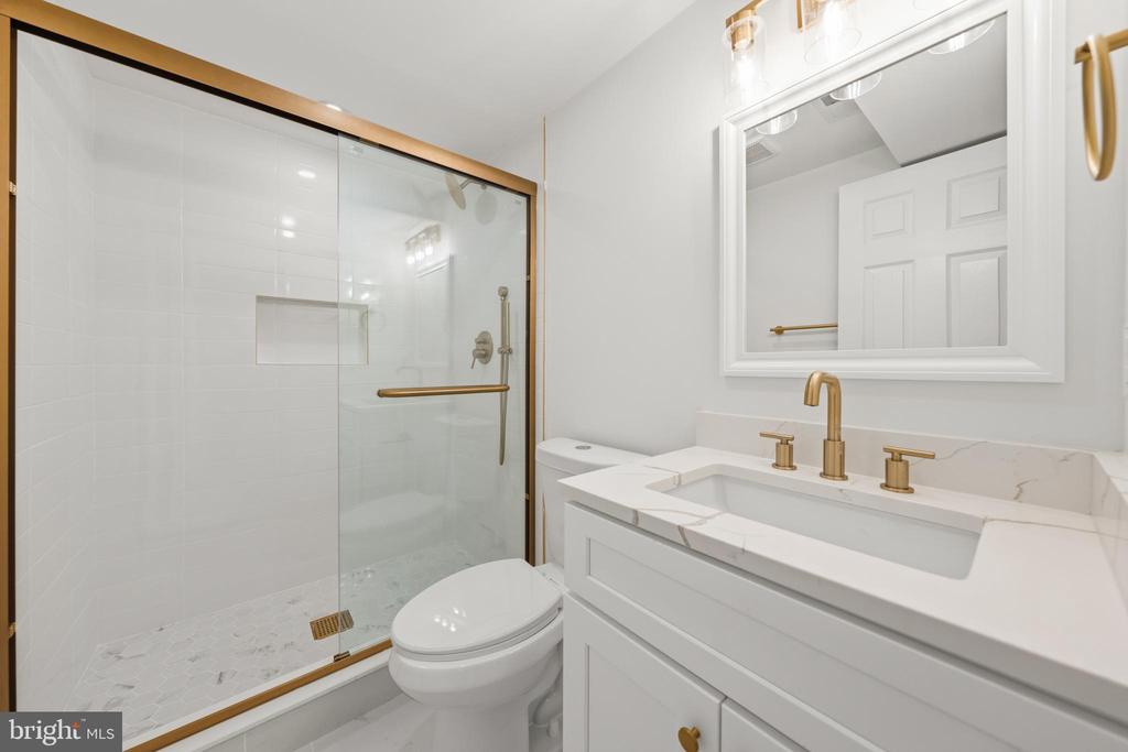 505 CARROLLTON DRIVE Unit: 17
