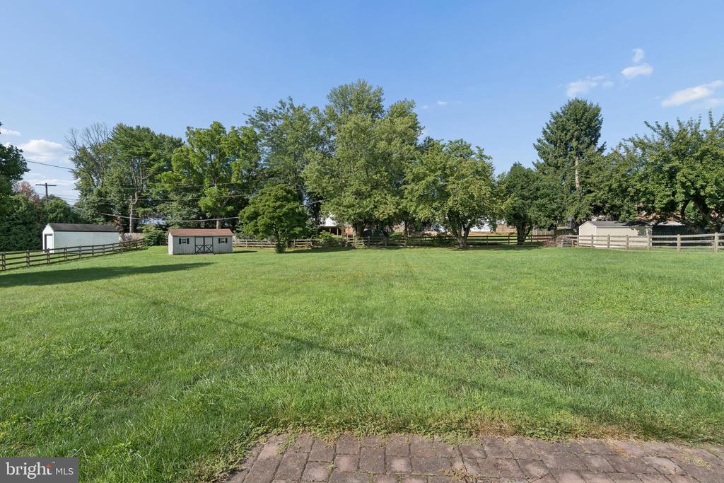 8109 BROADVIEW DRIVE