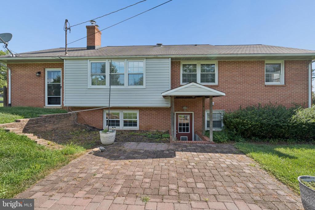 8109 BROADVIEW DRIVE