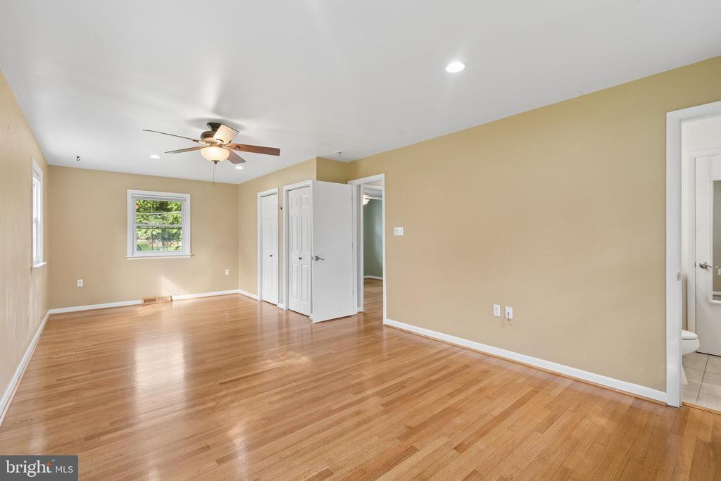 8109 BROADVIEW DRIVE