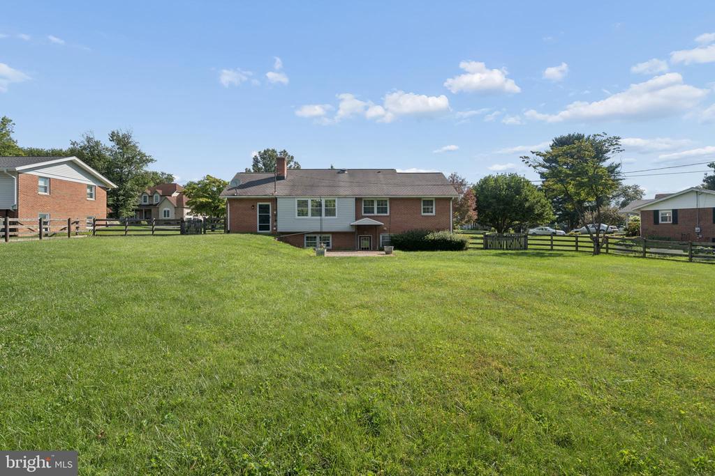 8109 BROADVIEW DRIVE