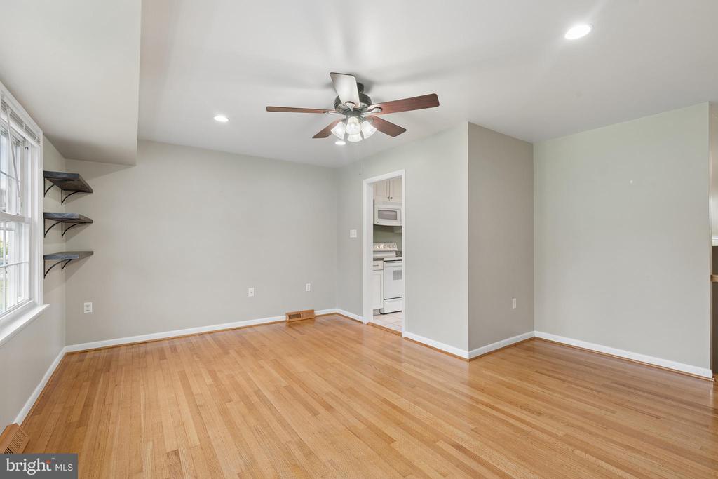8109 BROADVIEW DRIVE