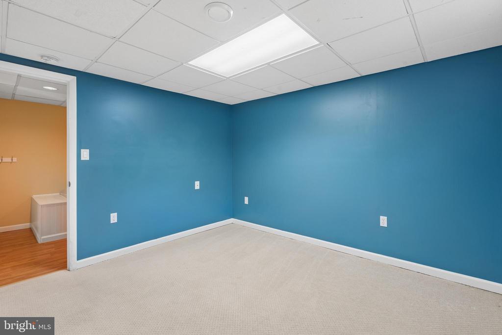 8109 BROADVIEW DRIVE